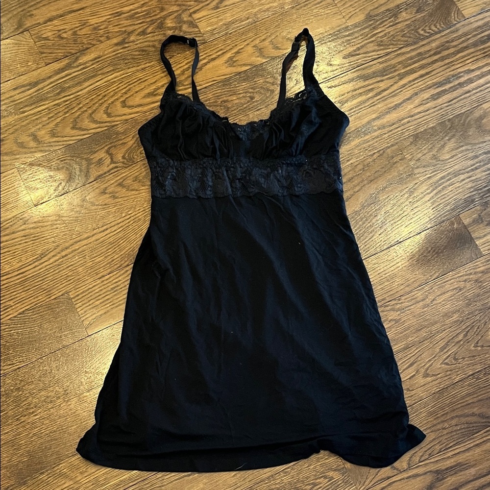 Cosa bella M made in Italy Elegant Black Lace Trim Chemise